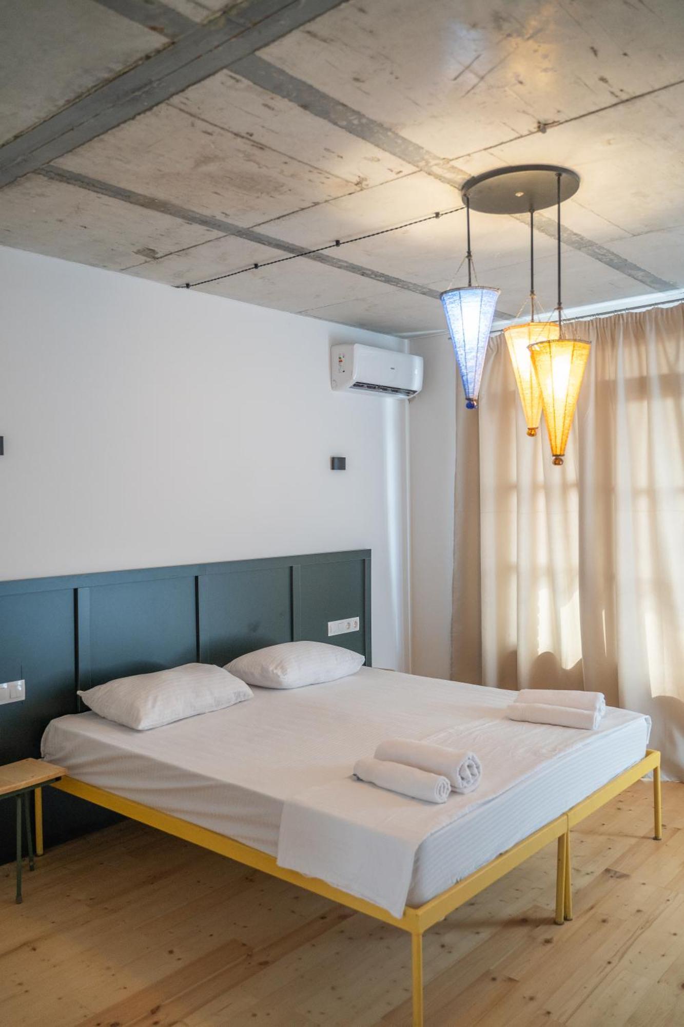 Black Tomato Hostel Kutaisi Esterno foto